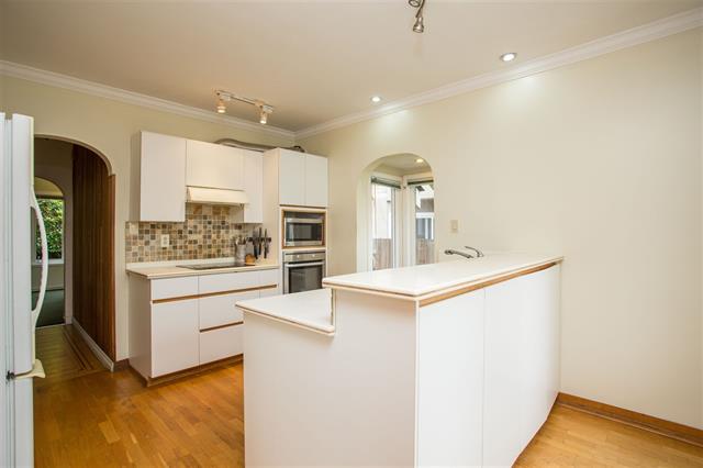 2258 Mathers Ave, West Vancouver 6