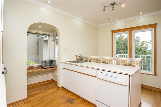 2258 Mathers Ave, West Vancouver 7