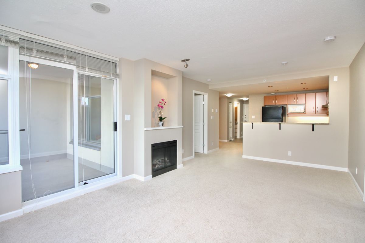312 9288 University Crescent,  Burnaby 2
