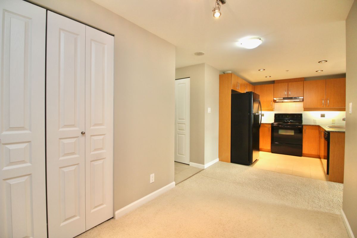 312 9288 University Crescent,  Burnaby 12