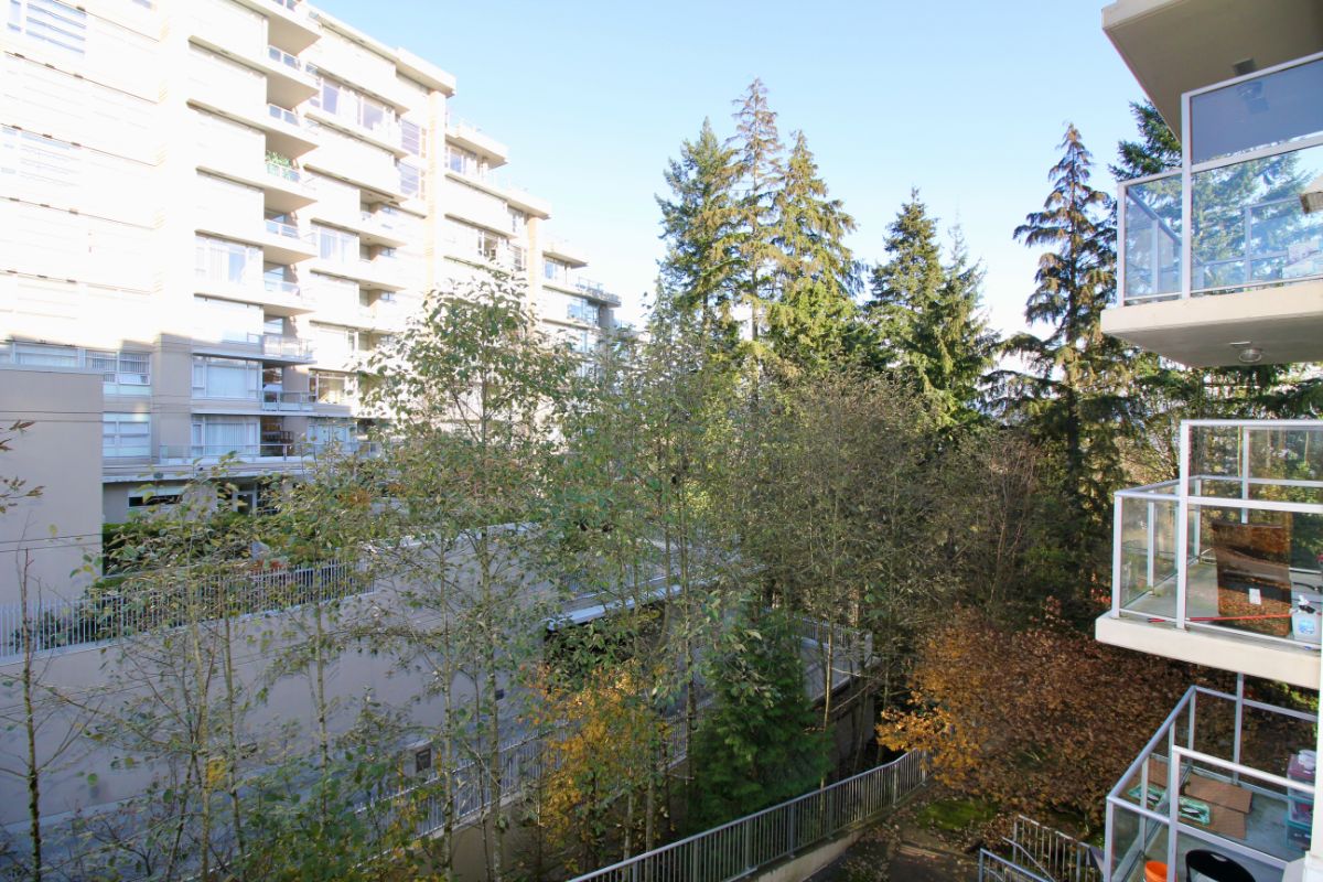 312 9288 University Crescent,  Burnaby 19