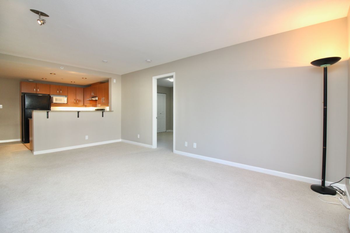 312 9288 University Crescent,  Burnaby 3
