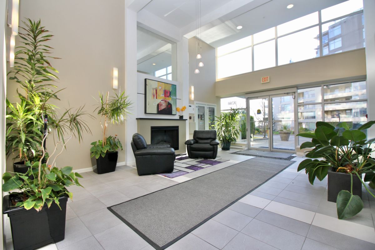 312 9288 University Crescent,  Burnaby 25