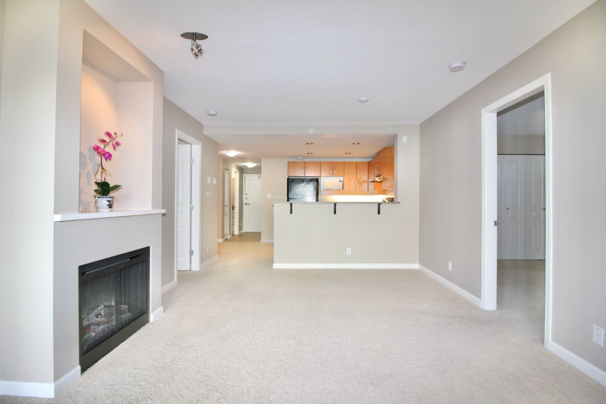312 9288 University Crescent,  Burnaby 5