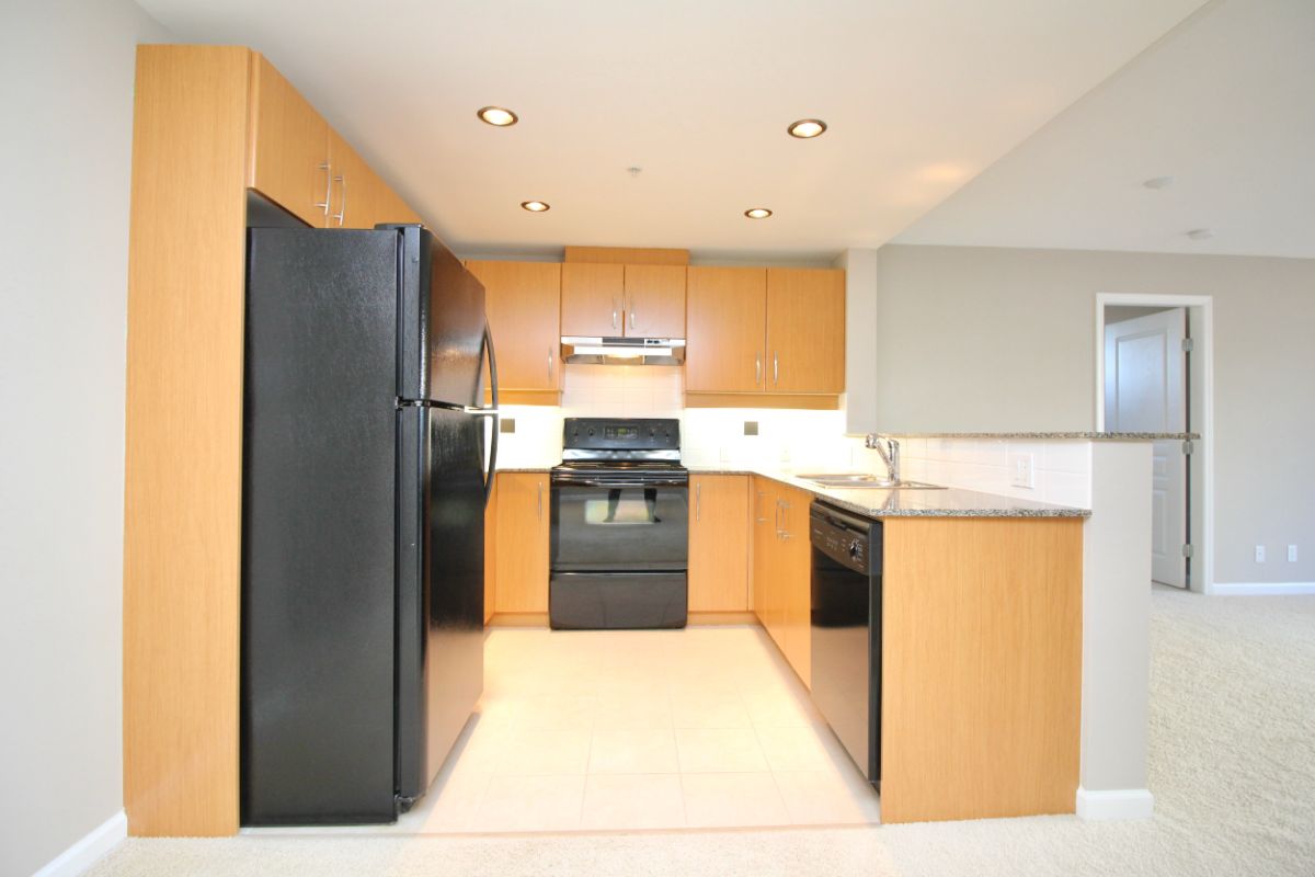 312 9288 University Crescent,  Burnaby 7