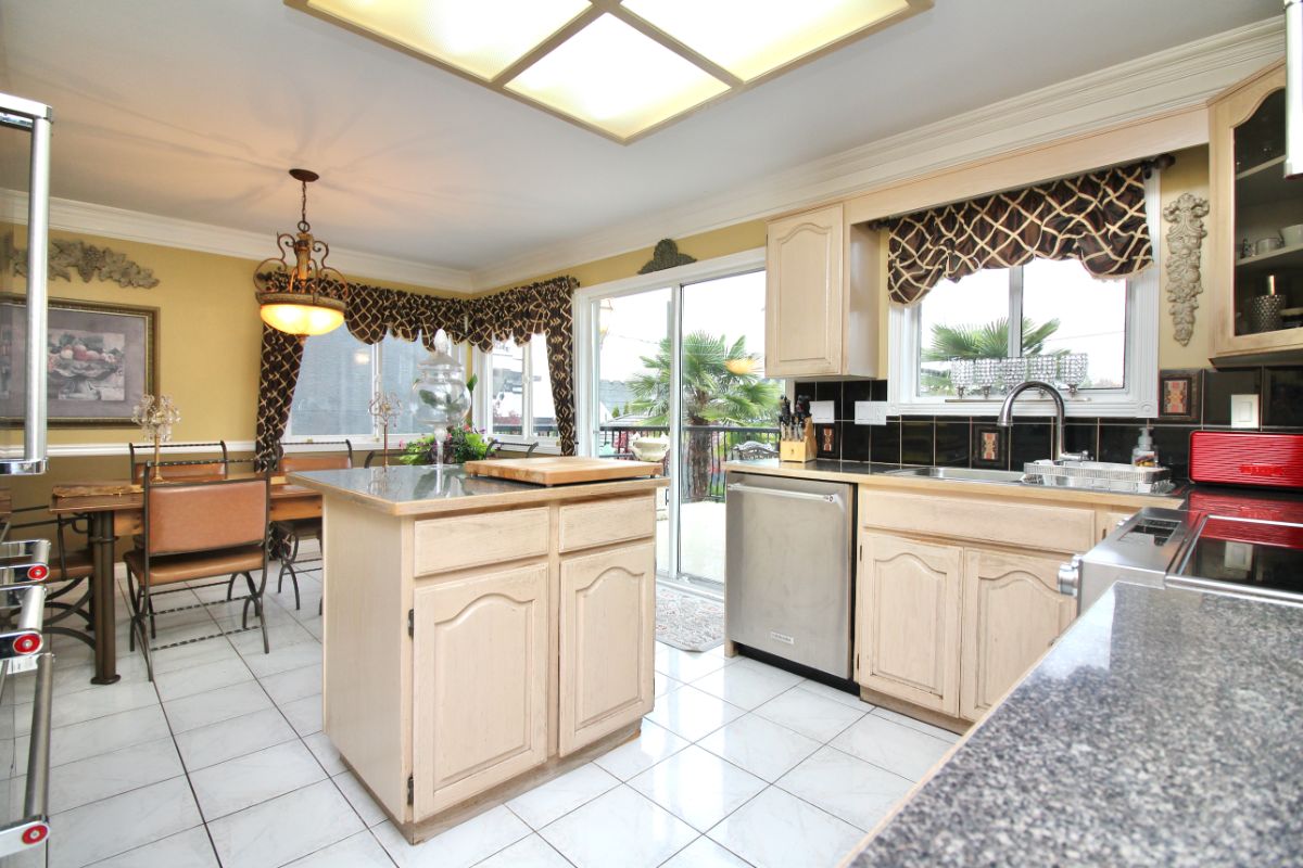 3735 Pandora St, Burnaby 12