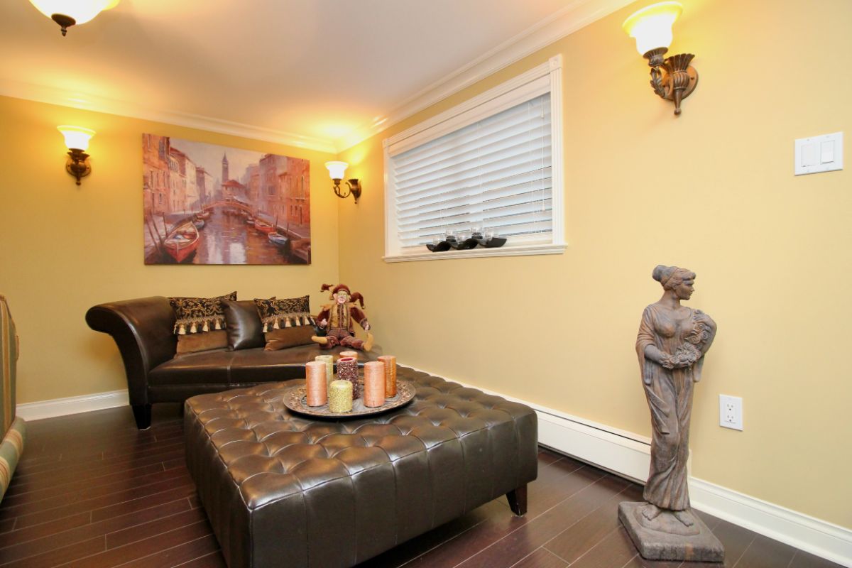 3735 Pandora St, Burnaby 18