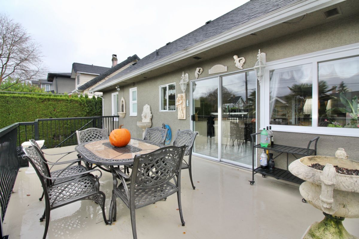 3735 Pandora St, Burnaby 29