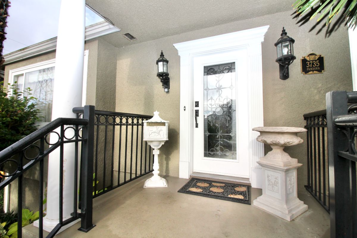 3735 Pandora St, Burnaby 4