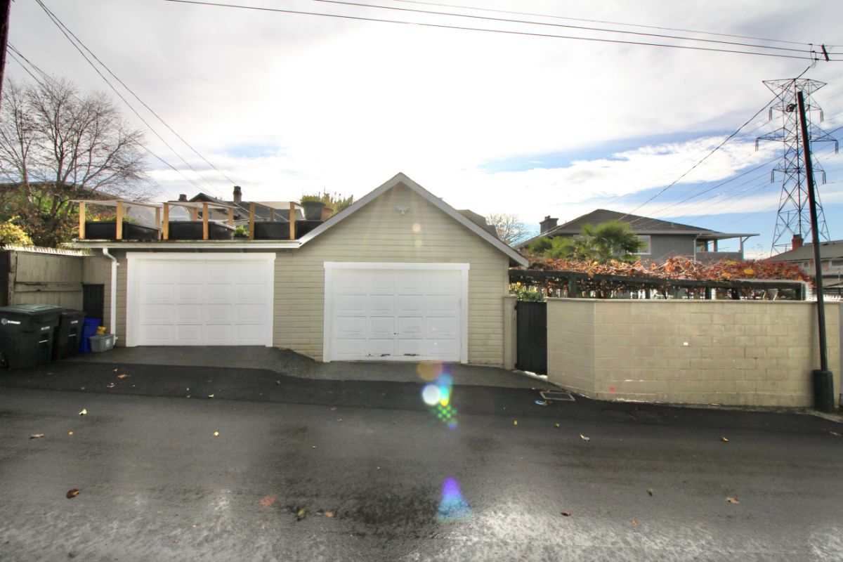 3735 Pandora St, Burnaby 39