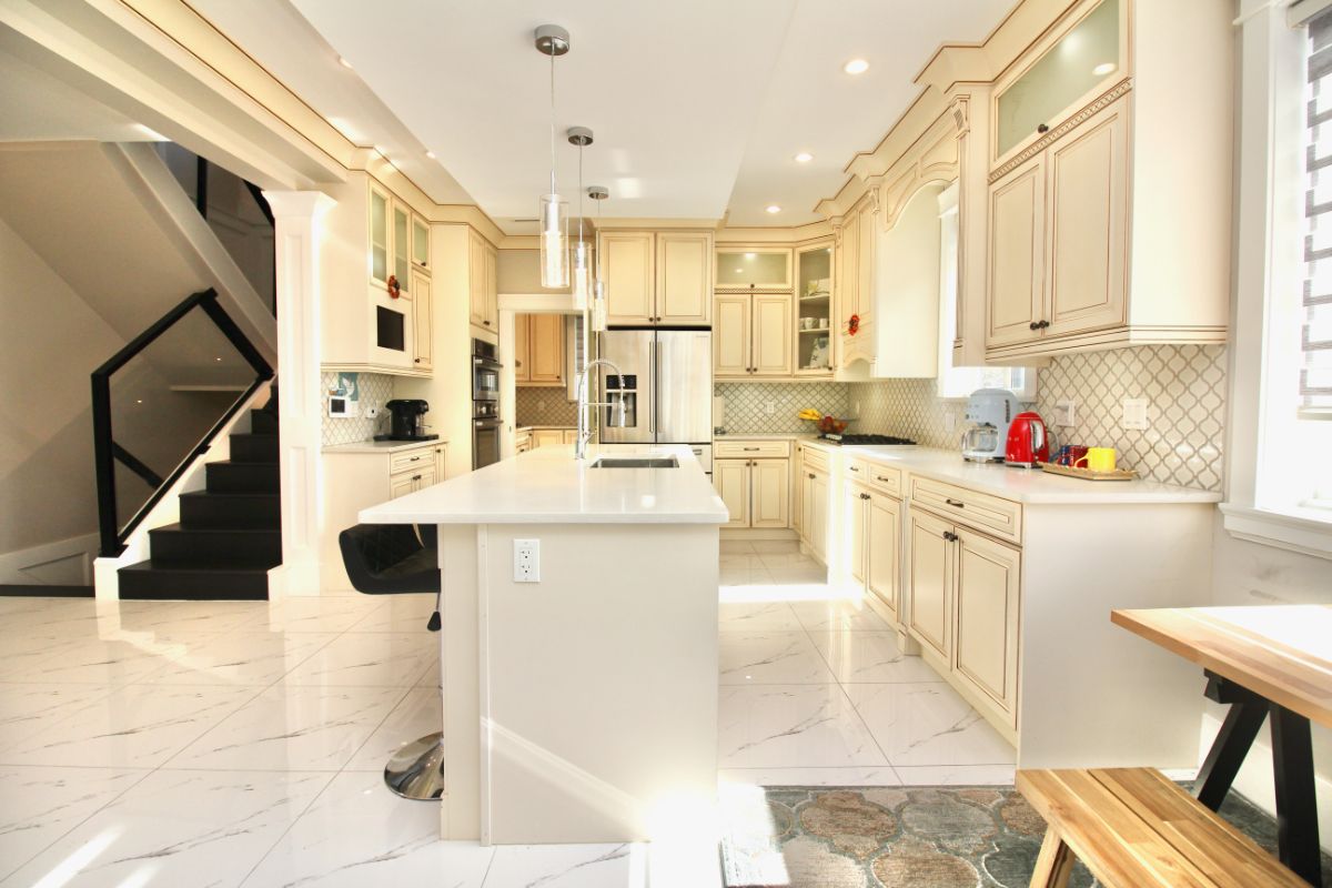 5410 Laurel St, Burnaby 13