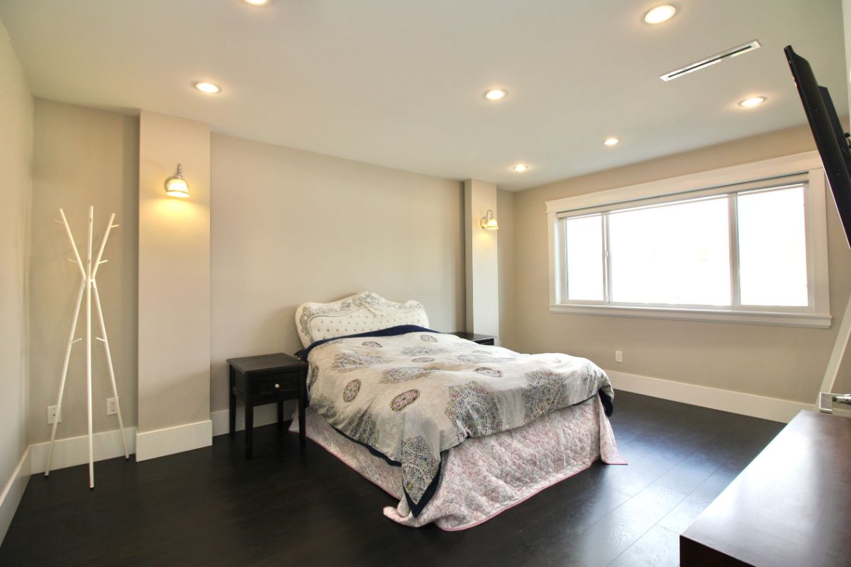 5410 Laurel St, Burnaby 20
