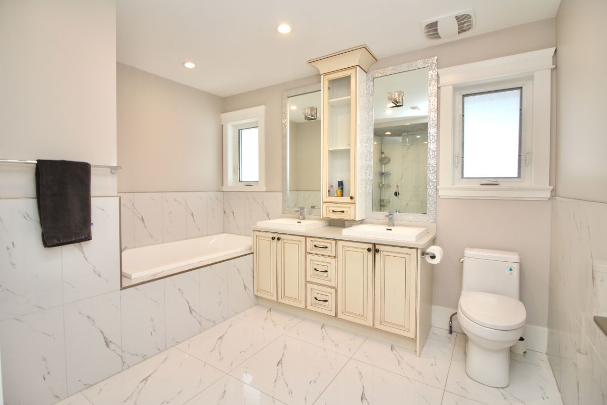 5410 Laurel St, Burnaby 22