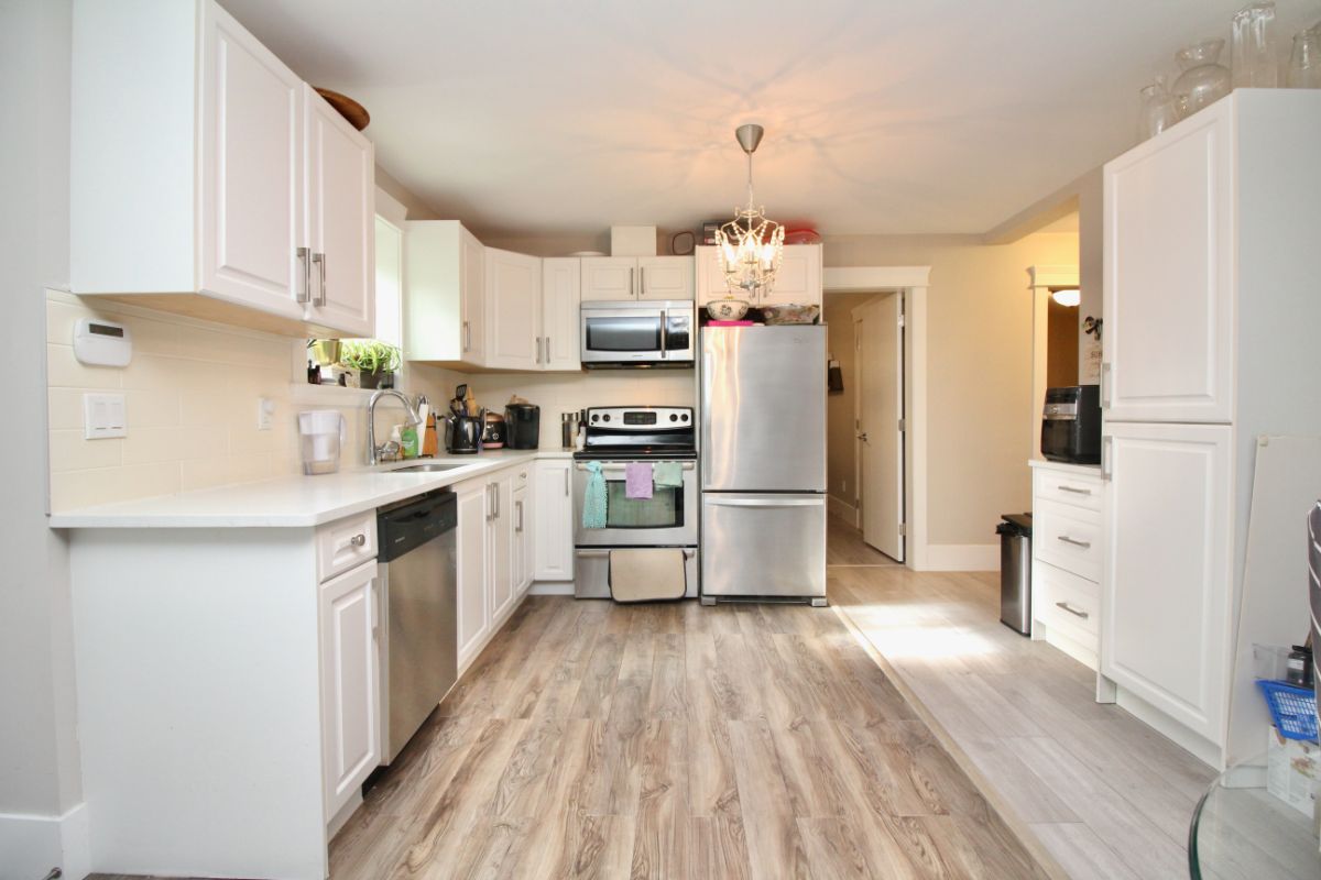 5410 Laurel St, Burnaby 32