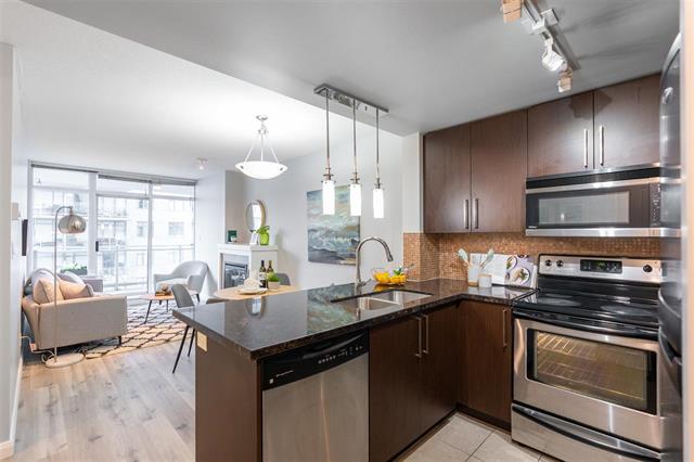 2310 888 Carnarvon St, New Westminster