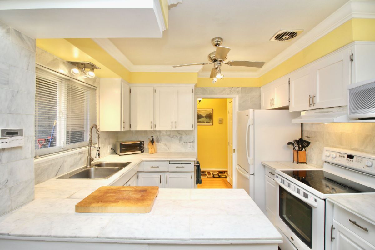 6435 Broadway, Burnaby North 11