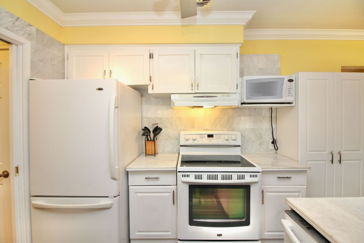 6435 Broadway, Burnaby North 12