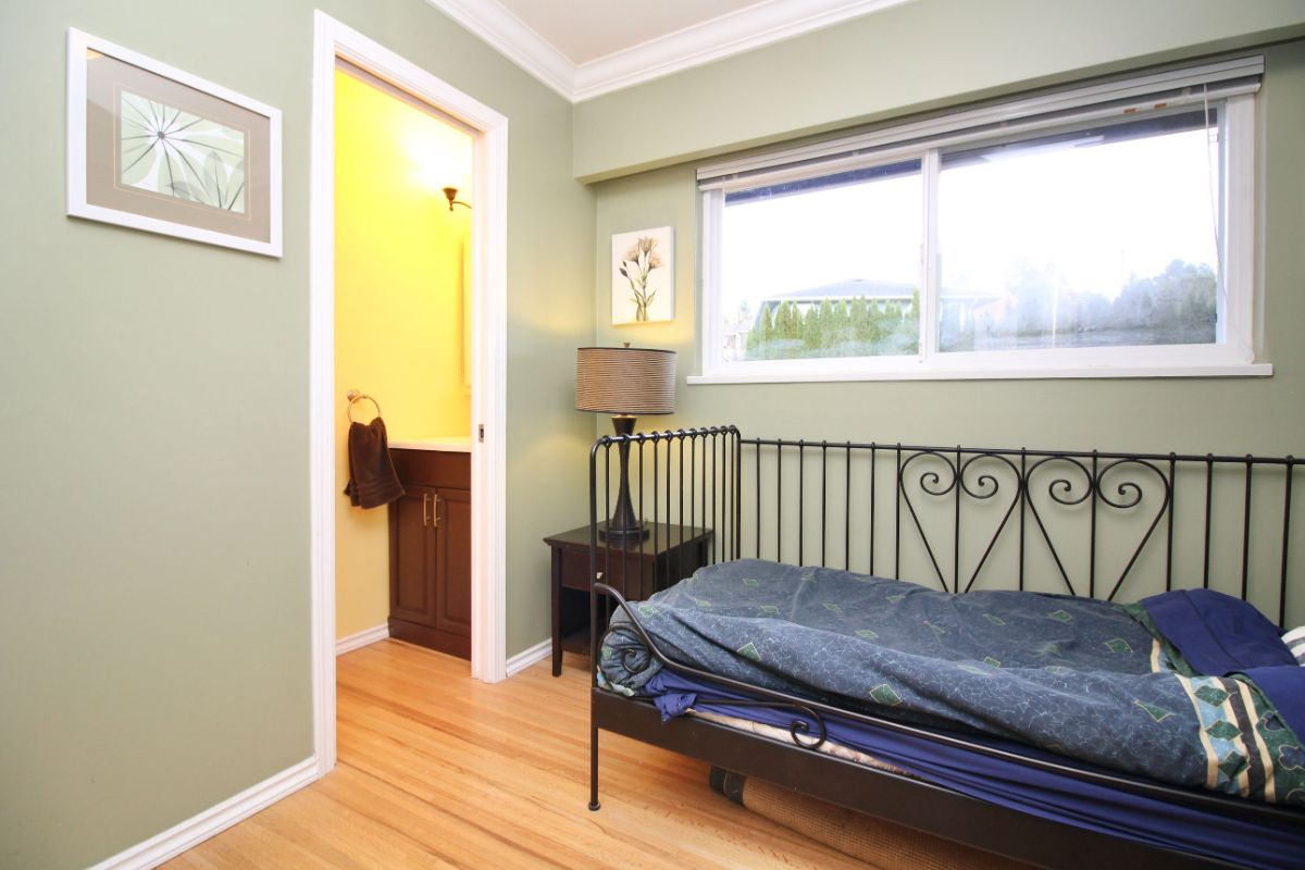 6435 Broadway, Burnaby North 21