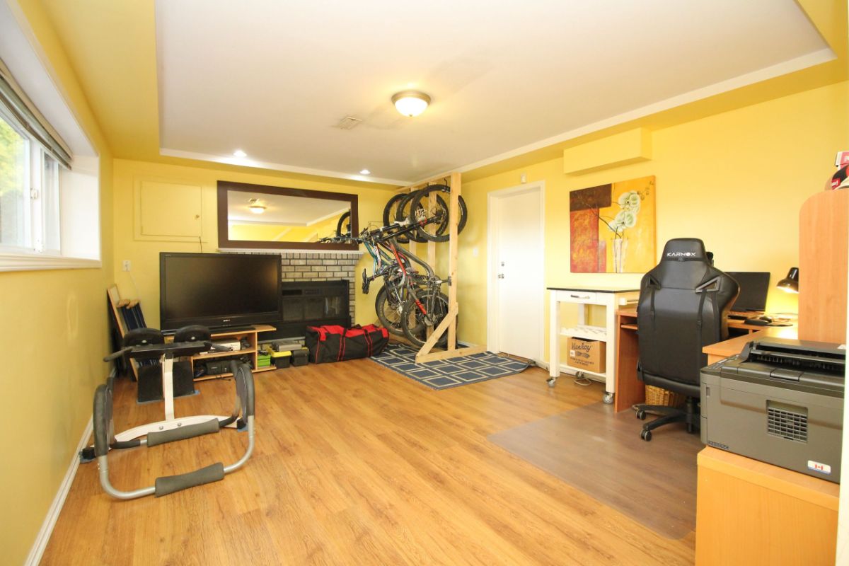 6435 Broadway, Burnaby North 23