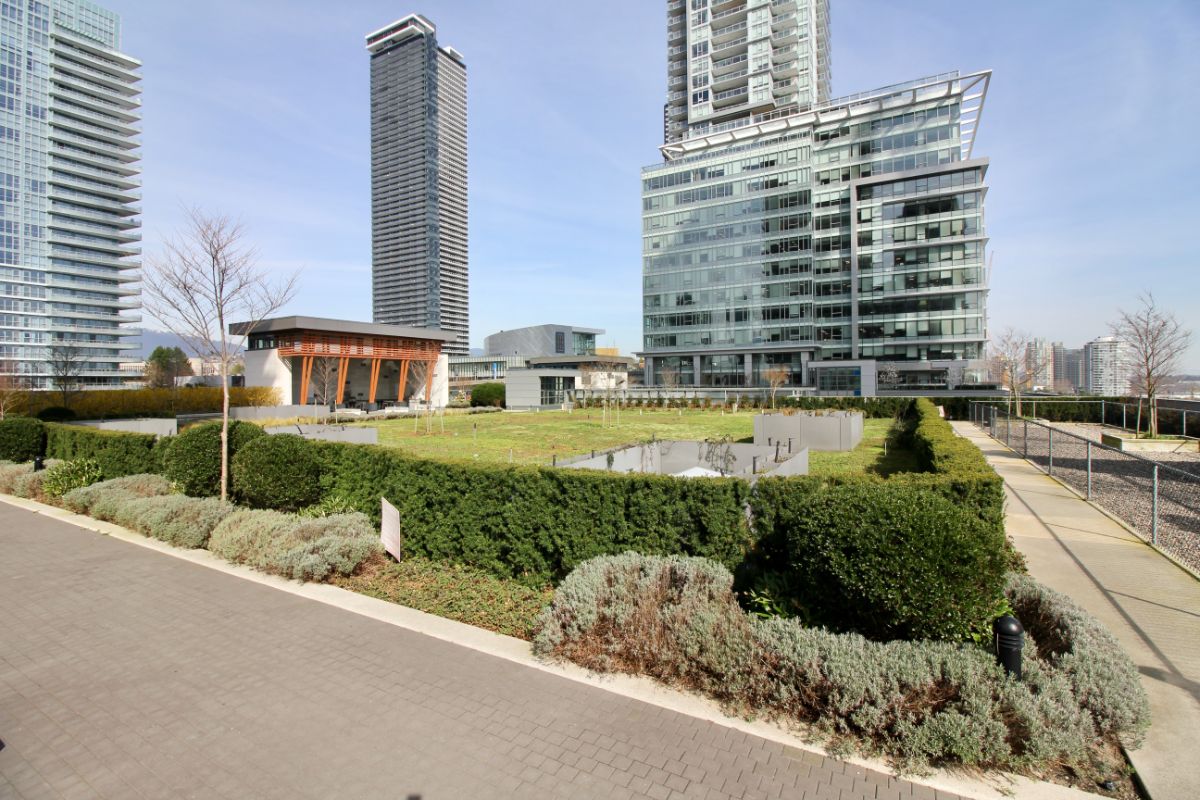 2105 2008 Rosser Ave, Burnaby 21