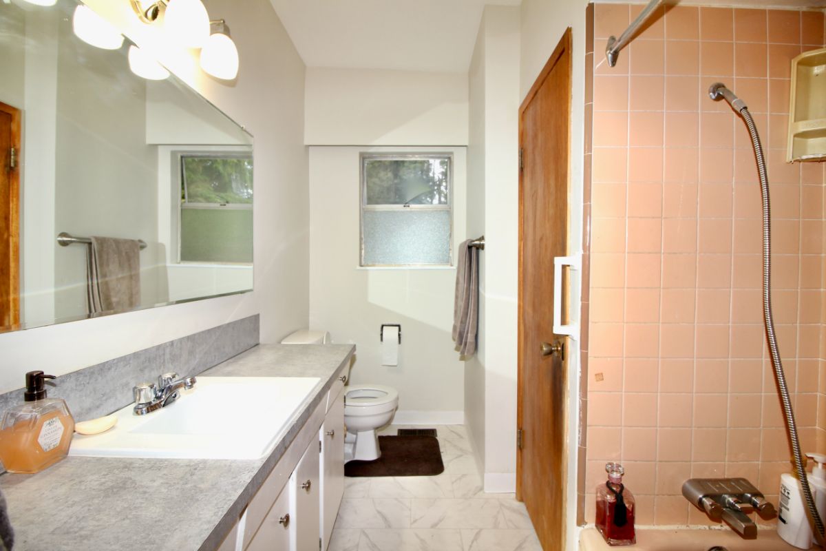 308 Mount Royal Dr, Port Moody 13