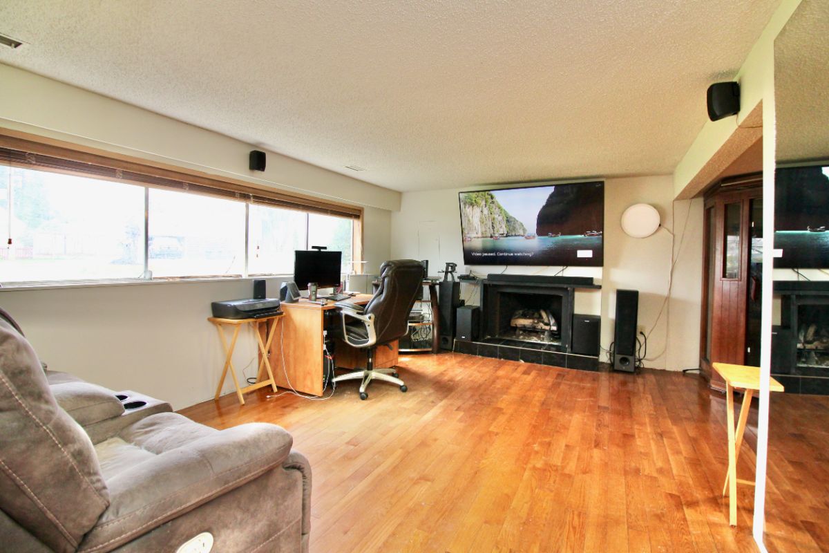 308 Mount Royal Dr, Port Moody 14