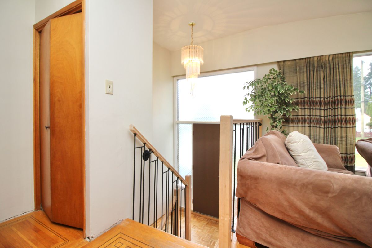 308 Mount Royal Dr, Port Moody 4
