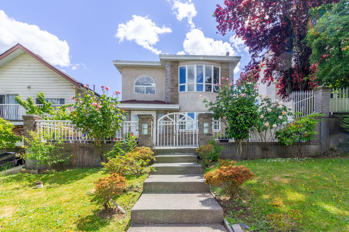 3868 Regent Street, Burnaby 2