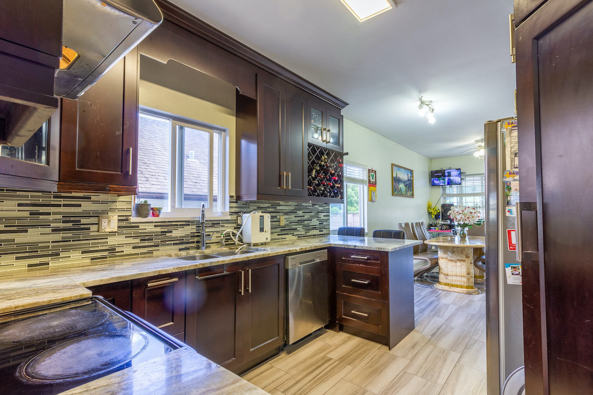 3868 Regent Street, Burnaby 14