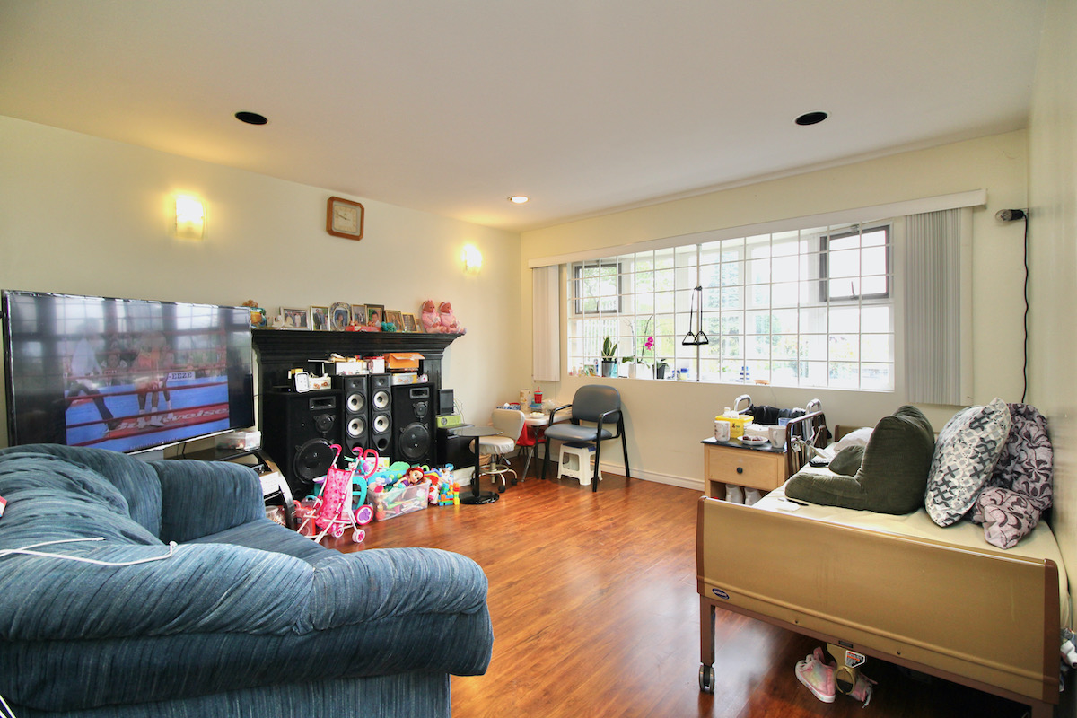 3868 Regent Street, Burnaby 25