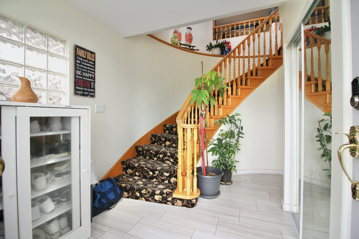 3868 Regent Street, Burnaby 4
