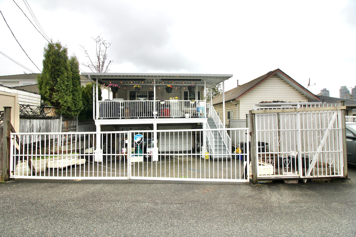 3868 Regent Street, Burnaby 34
