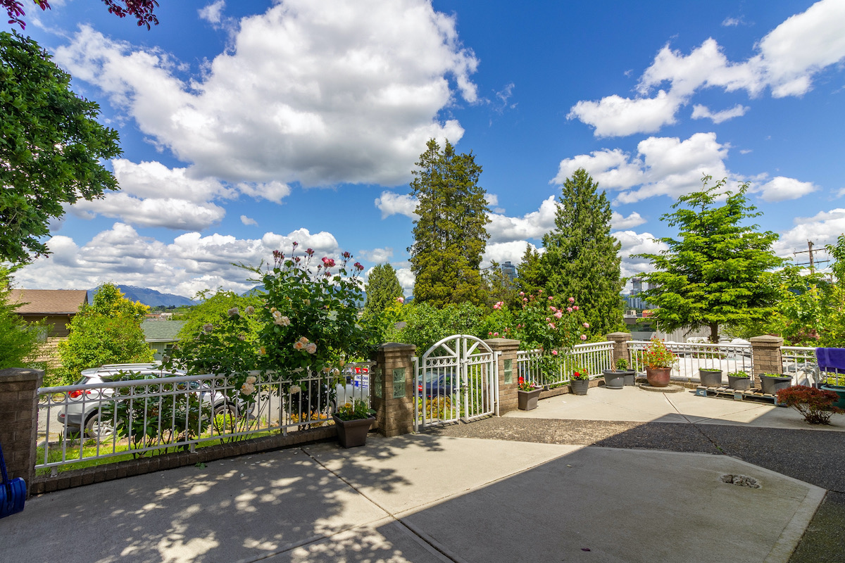 3868 Regent Street, Burnaby 35