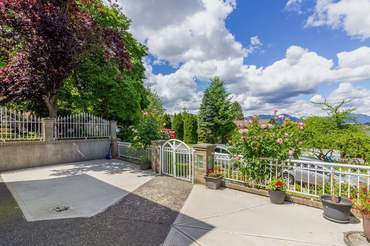 3868 Regent Street, Burnaby 37