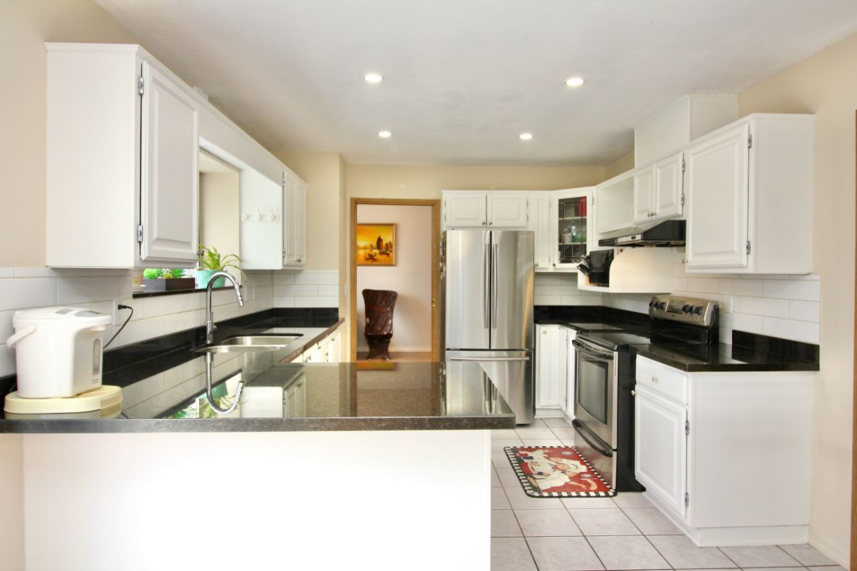 430 Riverview Crescent, Coquitlam 12