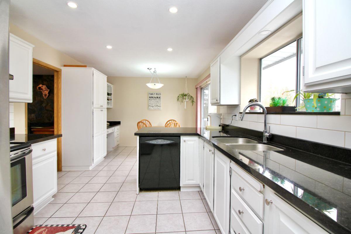430 Riverview Crescent, Coquitlam 10