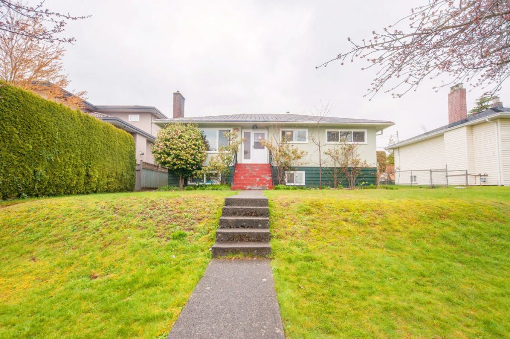 6467 Sumas St, Burnaby