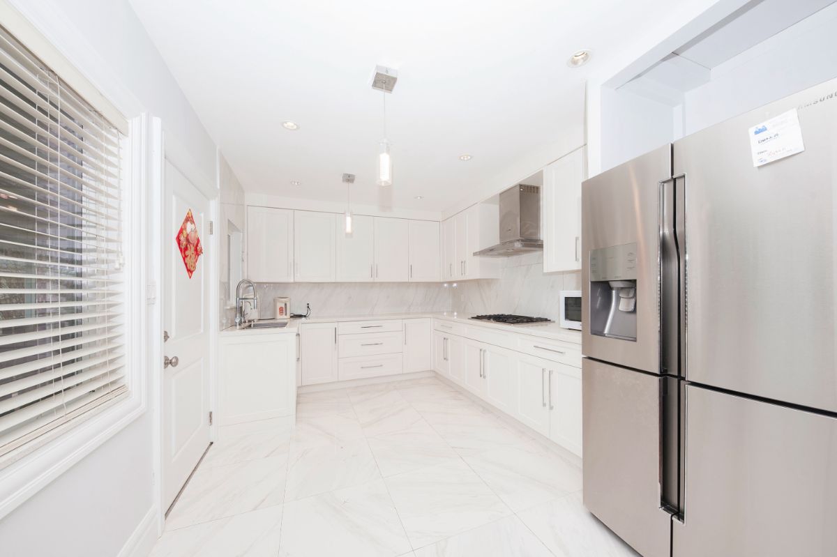 6467 Sumas St, Burnaby 8
