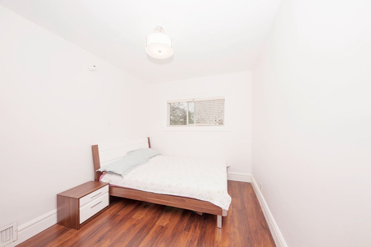 6467 Sumas St, Burnaby 9