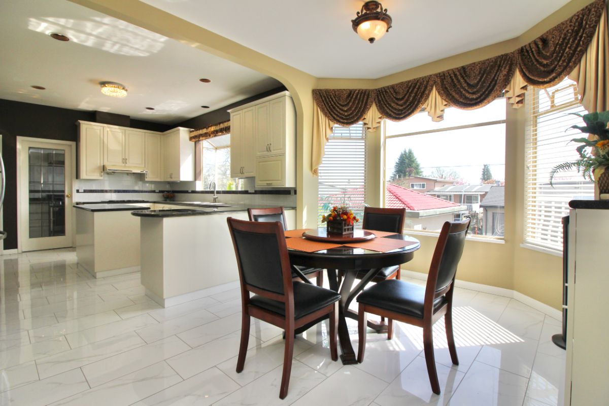 6628 Kitchener St, Burnaby 16