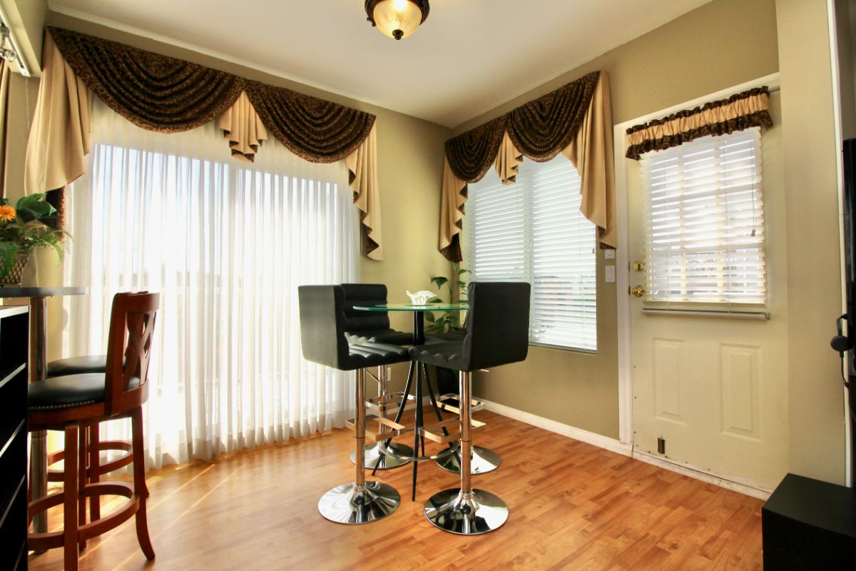 6628 Kitchener St, Burnaby 18