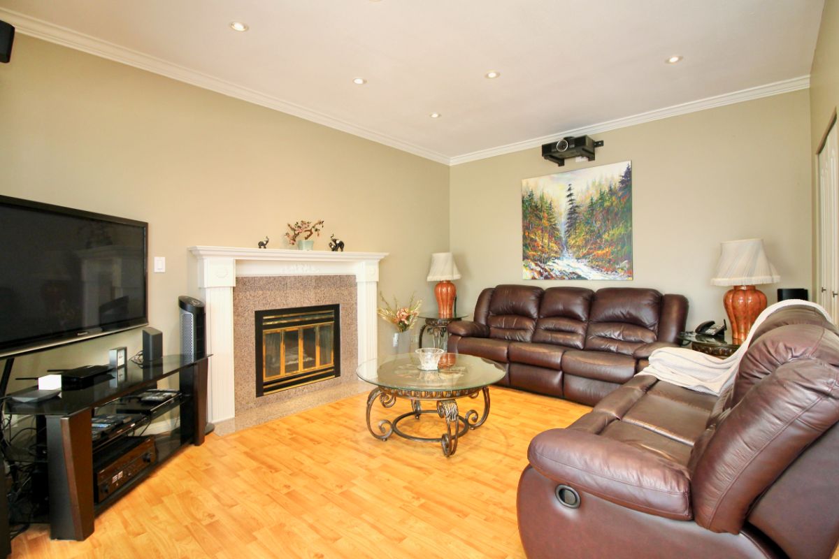 6628 Kitchener St, Burnaby 19