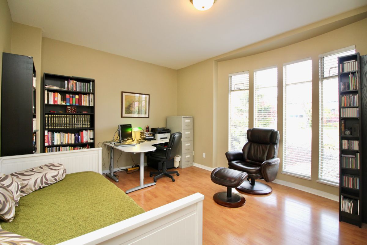 6628 Kitchener St, Burnaby 20
