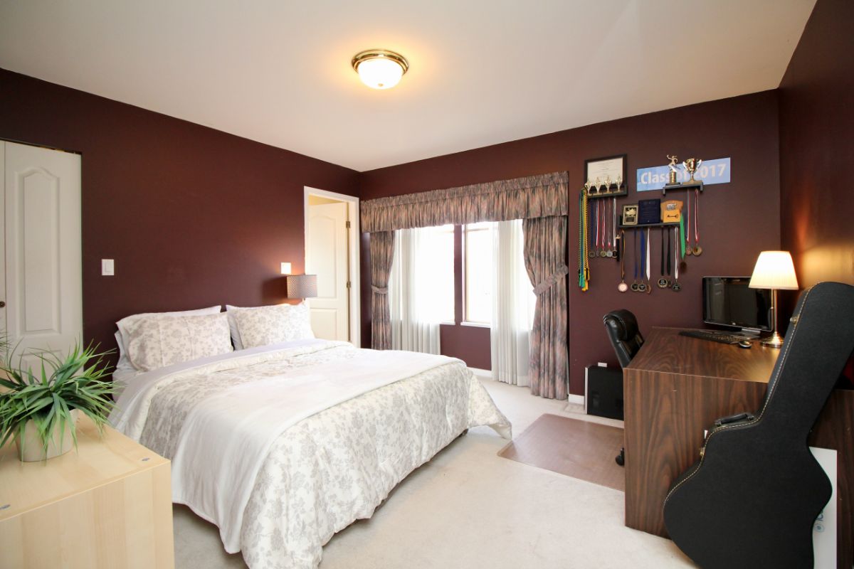 6628 Kitchener St, Burnaby 25