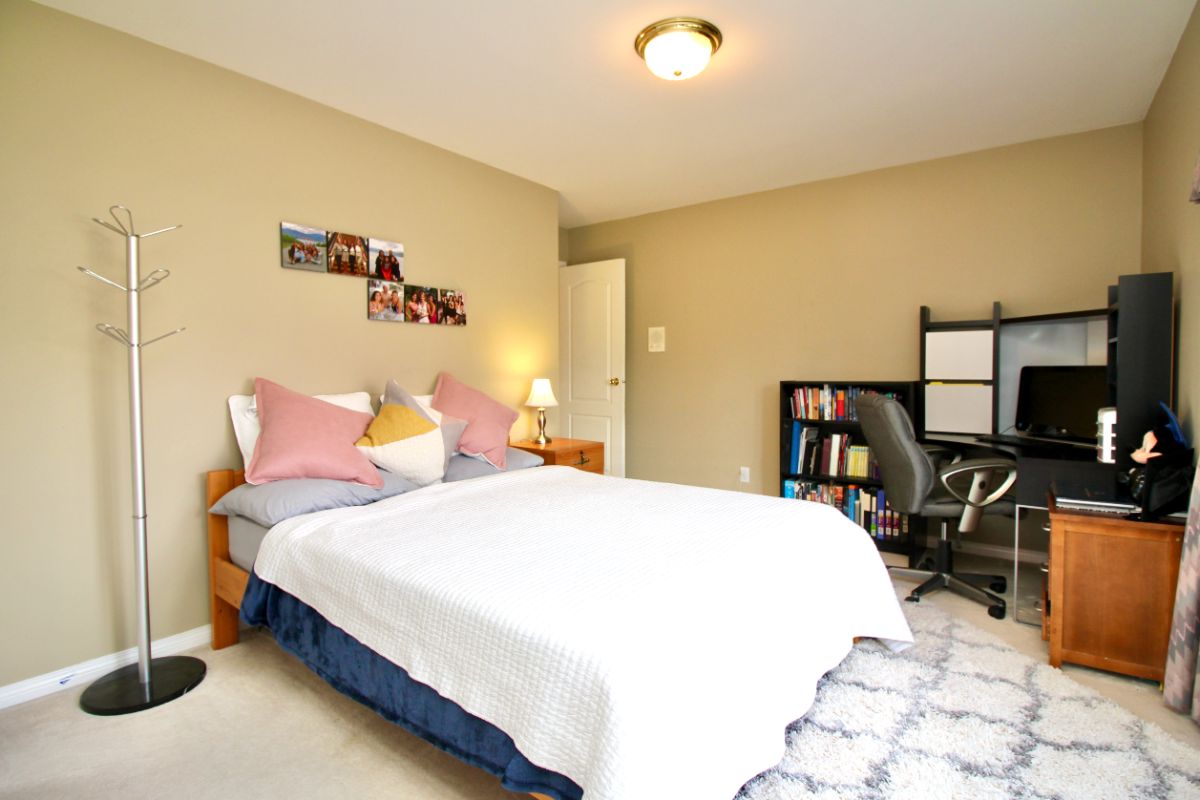 6628 Kitchener St, Burnaby 33