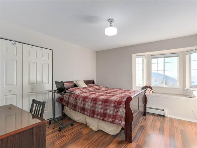 7438 Pandora Drive, Burnaby 19