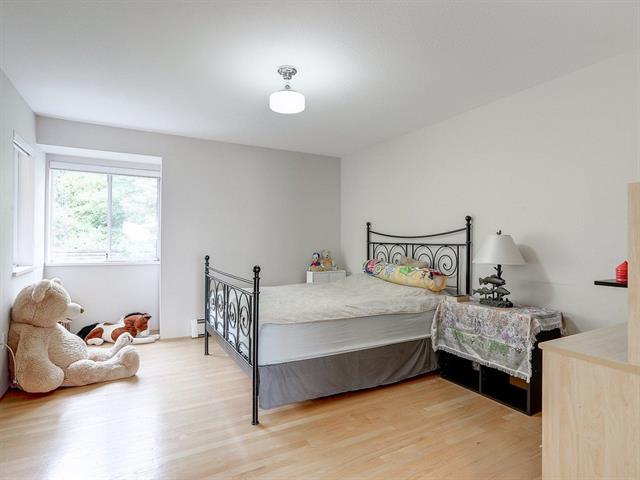7438 Pandora Drive, Burnaby 20
