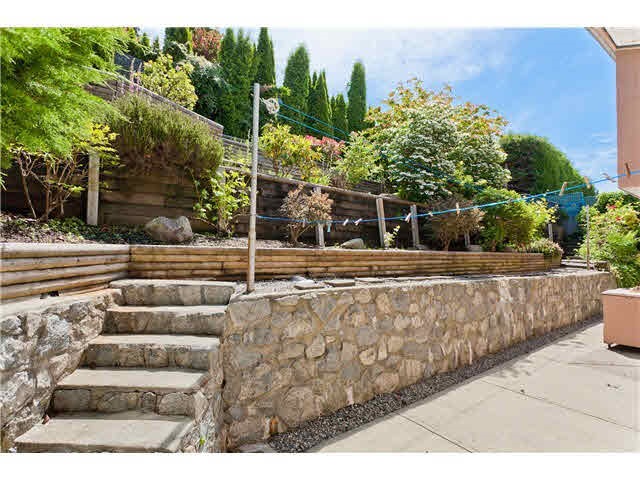 7438 Pandora Drive, Burnaby 8