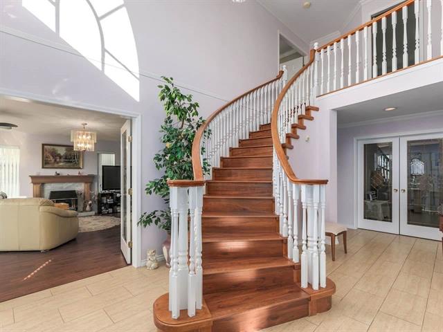 7438 Pandora Drive, Burnaby 10