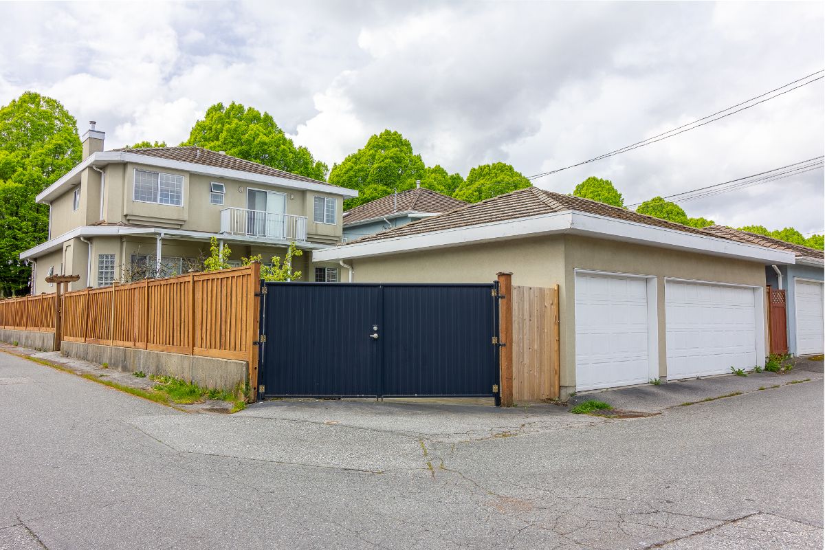 6488 Dumfries St, Vancouver 32